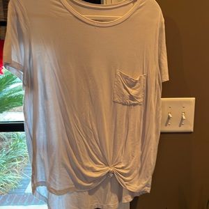AE white tshirt very soft stain free in great condition